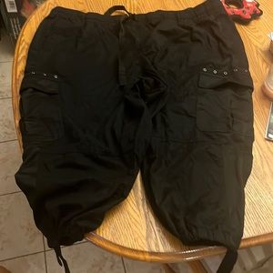 Lane Bryant black capris 26/28